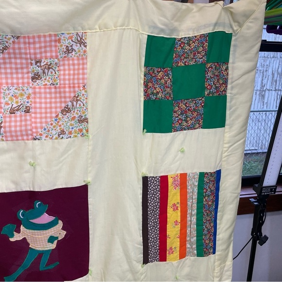 Vintage 70s handmade baby quilt yellow with squares, frog, cottagecore - Picture 4 of 10